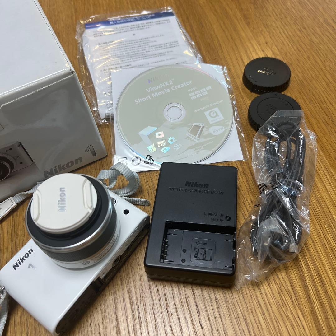 Nikon 1 J1 ホワイト 標準レンズ付き　ジャンク？