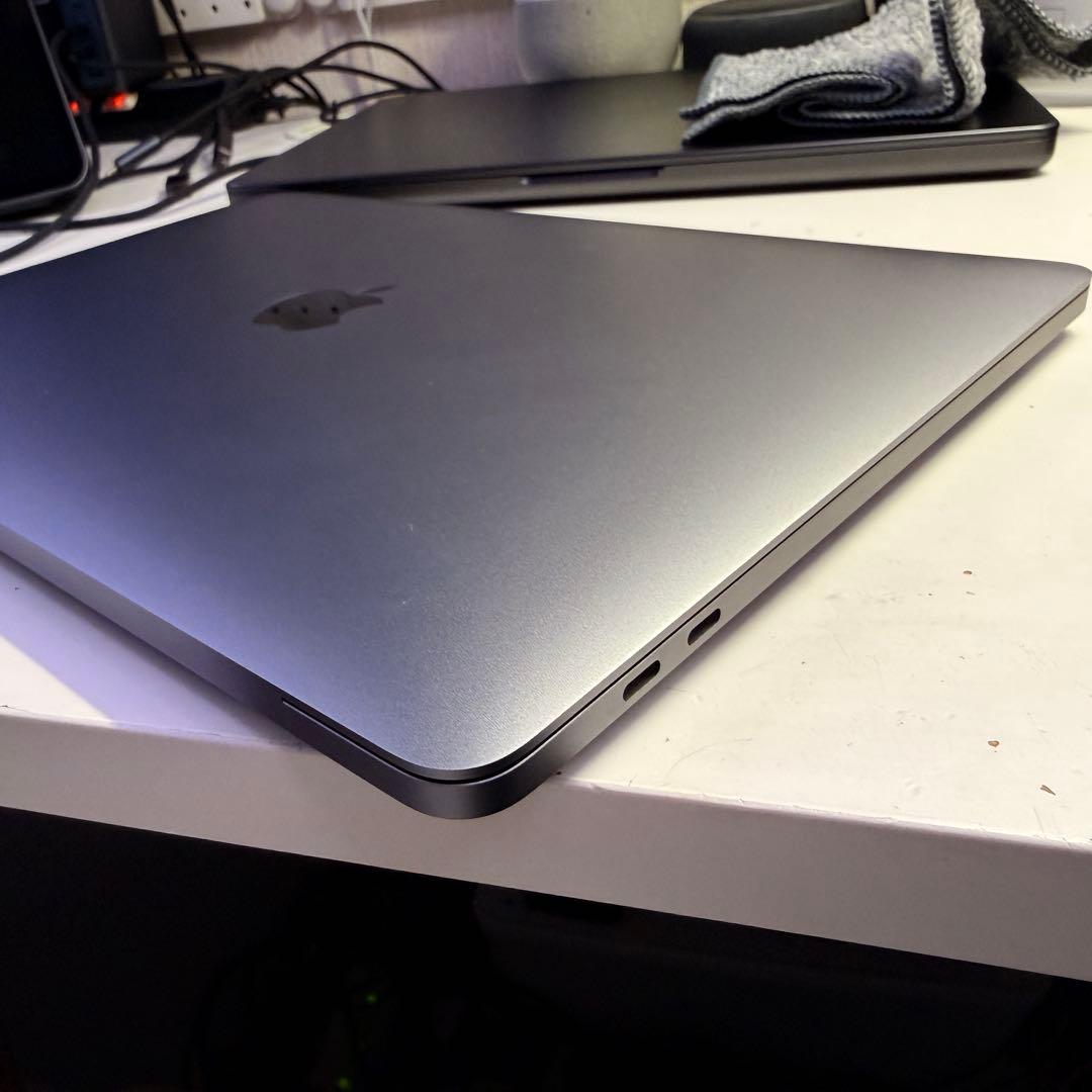 MacBookPro 2020 i7 メモリ32GB/512GB 新品同様品