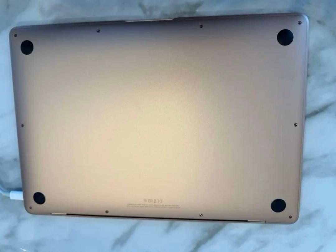 【超美品】未使用級MacBook Air M1本体 バッテリー最大容量100%