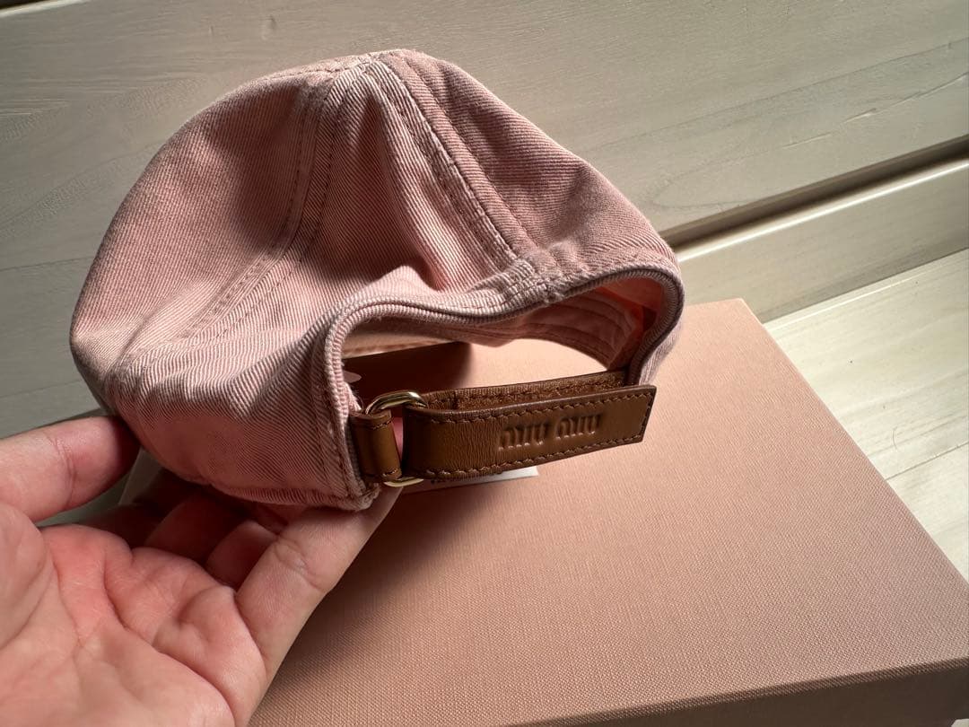 MIUMIU ドリルベースボールキャップ