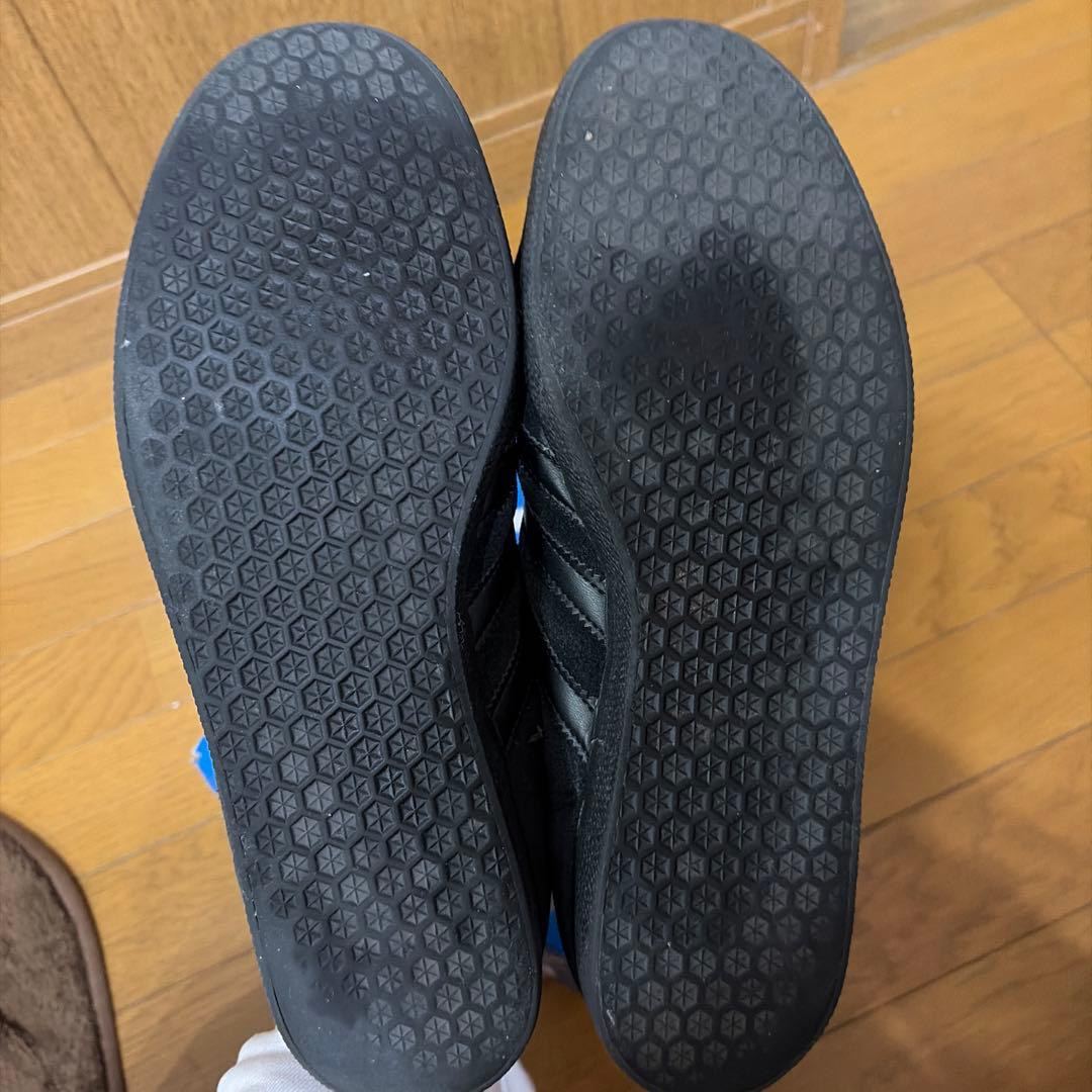 靴 adidas gazelle tripleBlack