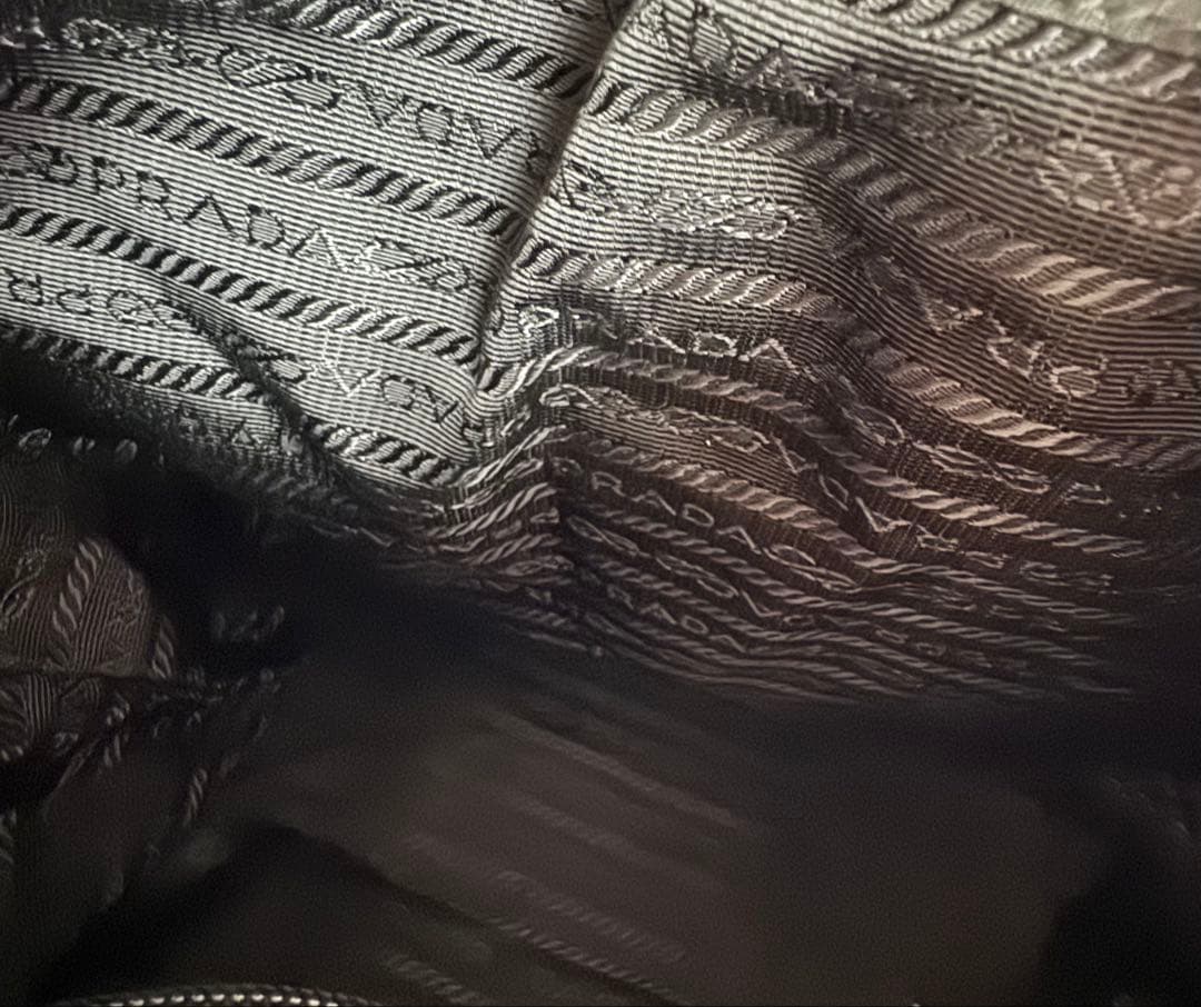 美品✨PRADAプラダ　バックパック　サフィアーノ　ナイロン　リュック　ブラック