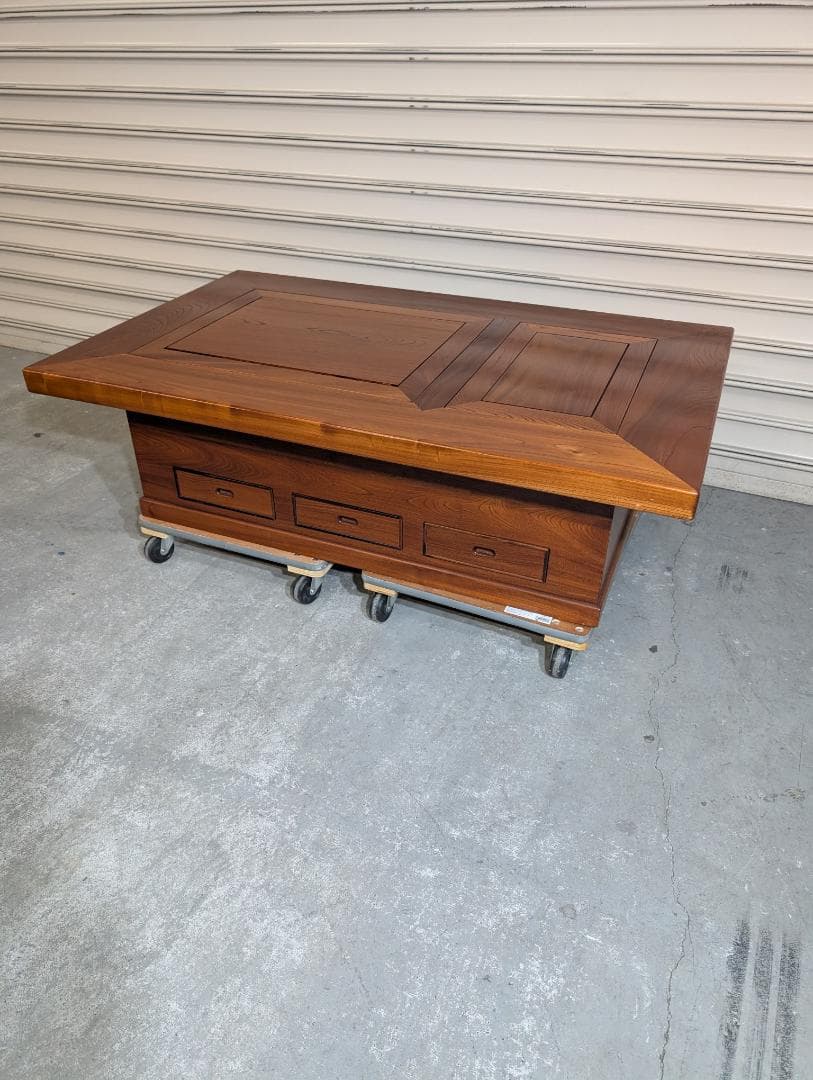 【未使用美品】　総欅(ケヤキ)材　重厚な囲炉裏テーブル