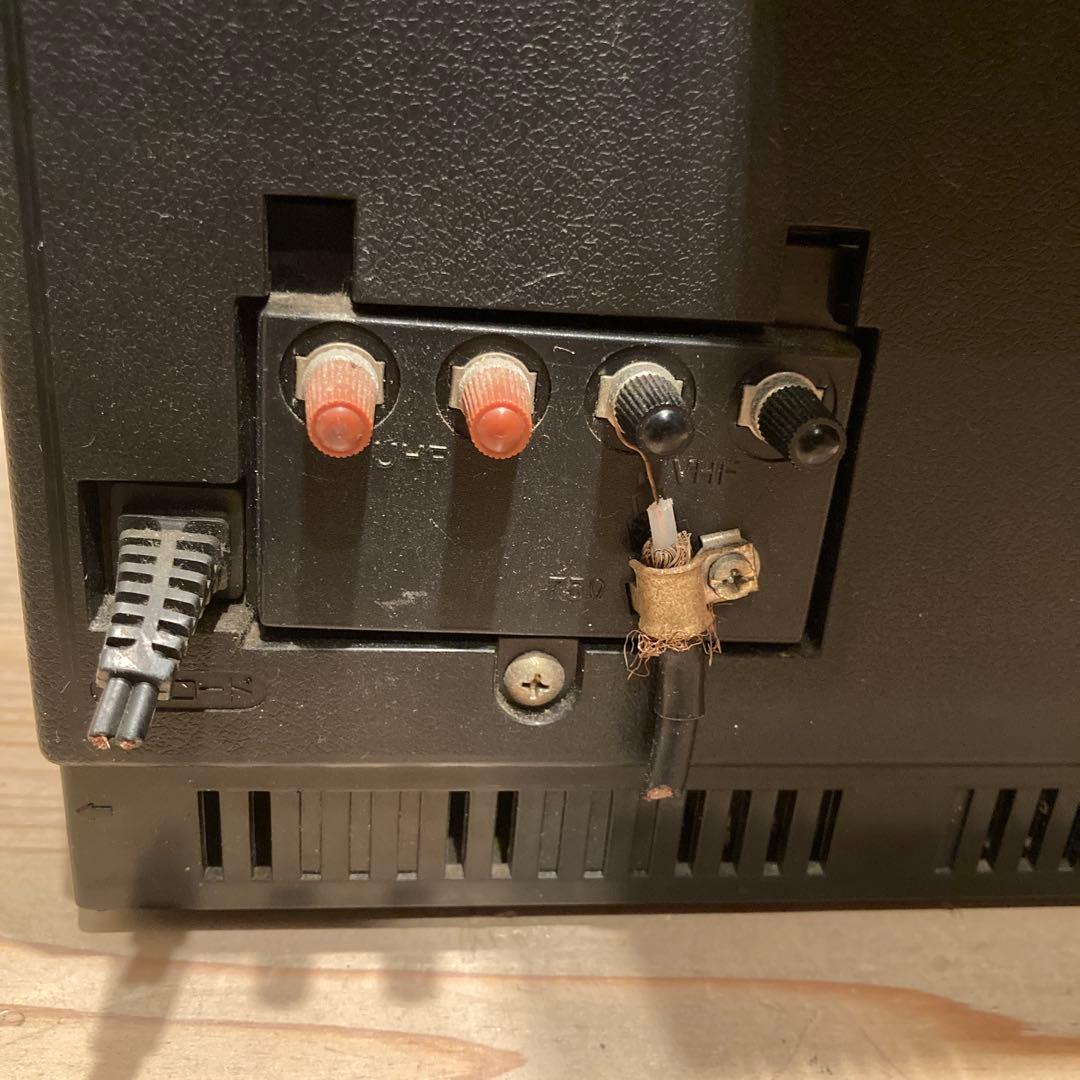 昭和レトロ　赤テレビ　4台　ビクター　シャープ　ナショナル　ソニー　ジャンク