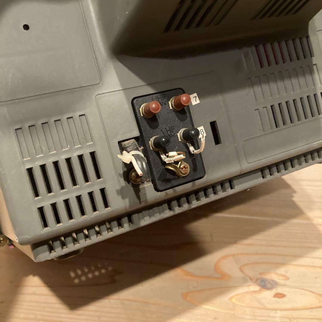 昭和レトロ　赤テレビ　4台　ビクター　シャープ　ナショナル　ソニー　ジャンク