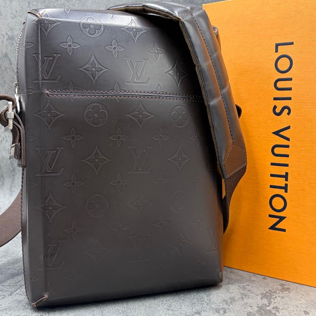 ルイヴィトン モノグラム グラセ　ボビー カフェ ショルダーバッグ 茶 メンズ