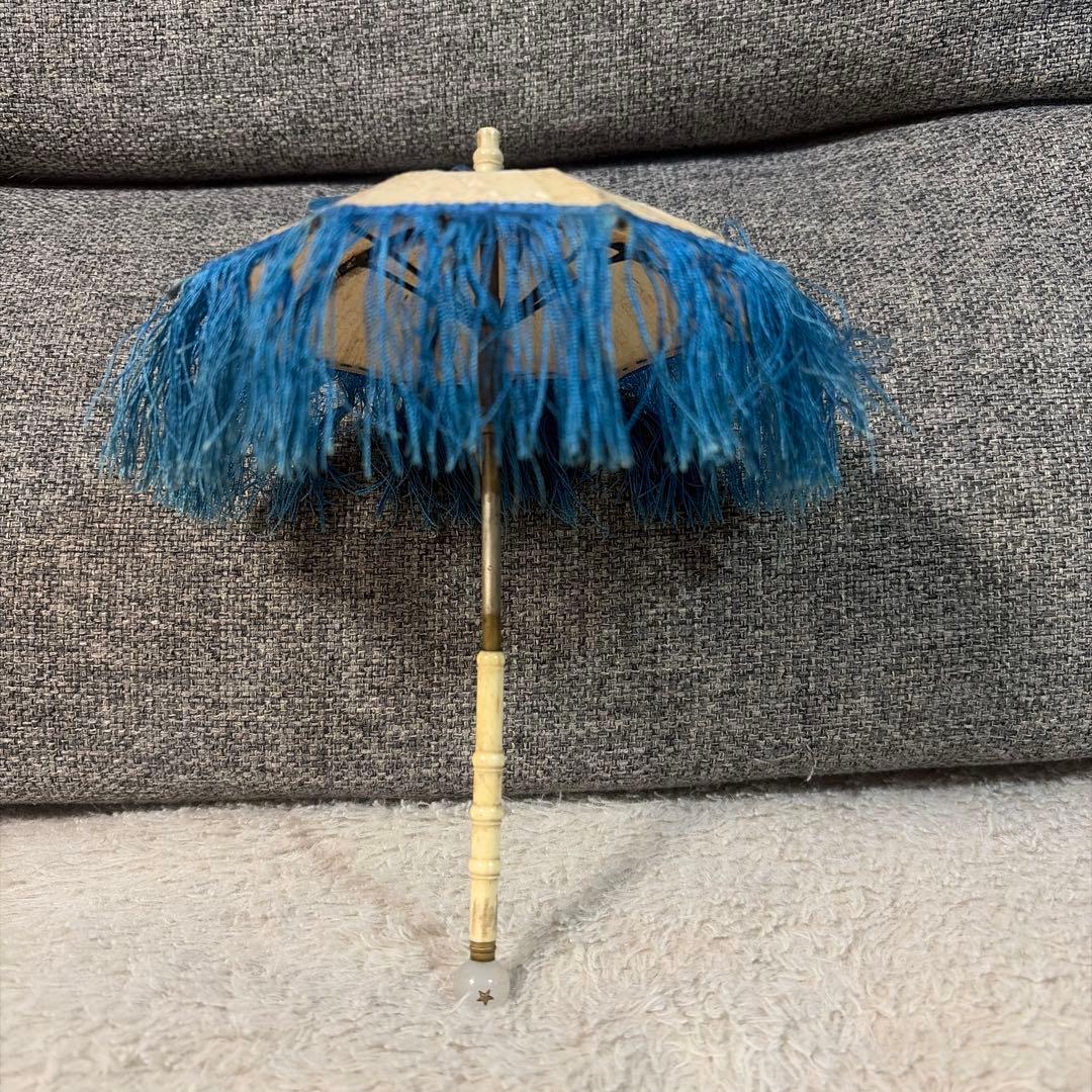 アンティーク小型傘 青いフリンジ付き