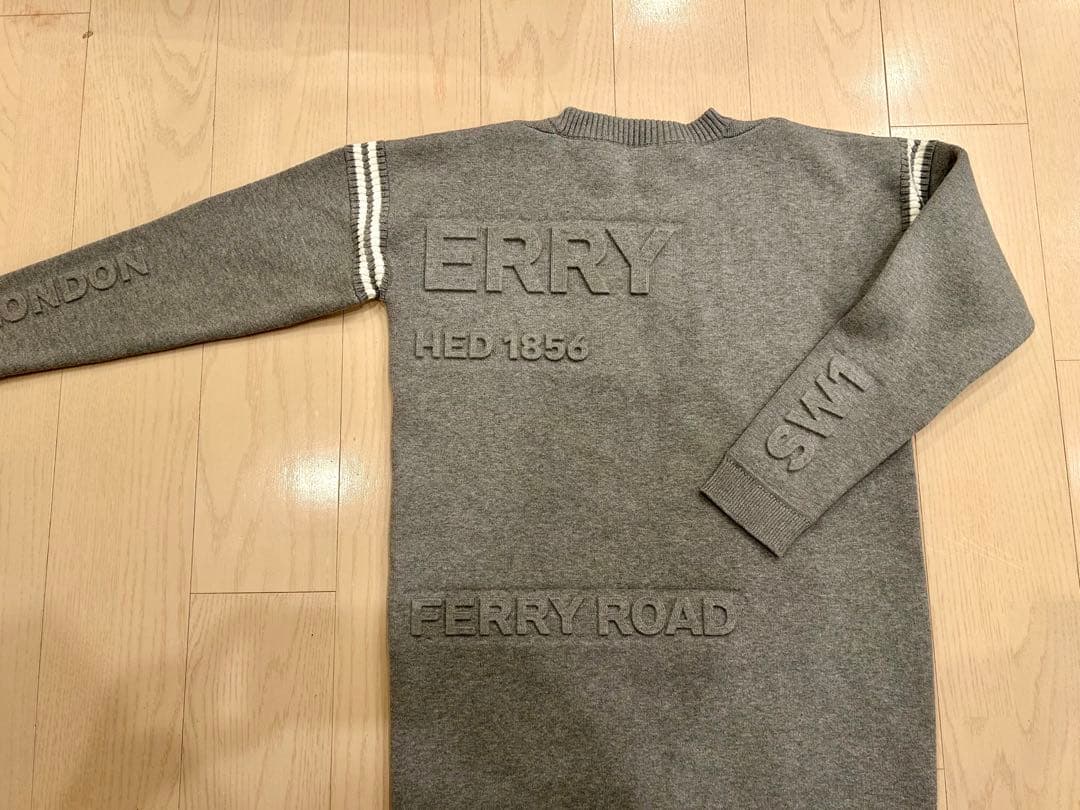 BURBERRY グレーロゴ入りニットワンピ14Y164cm