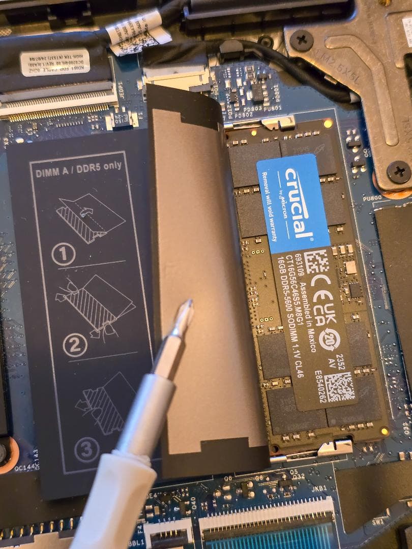 Windowsノート本体 Inspiron 16 5645 Ryzen7 8840U 1TB / 32GB