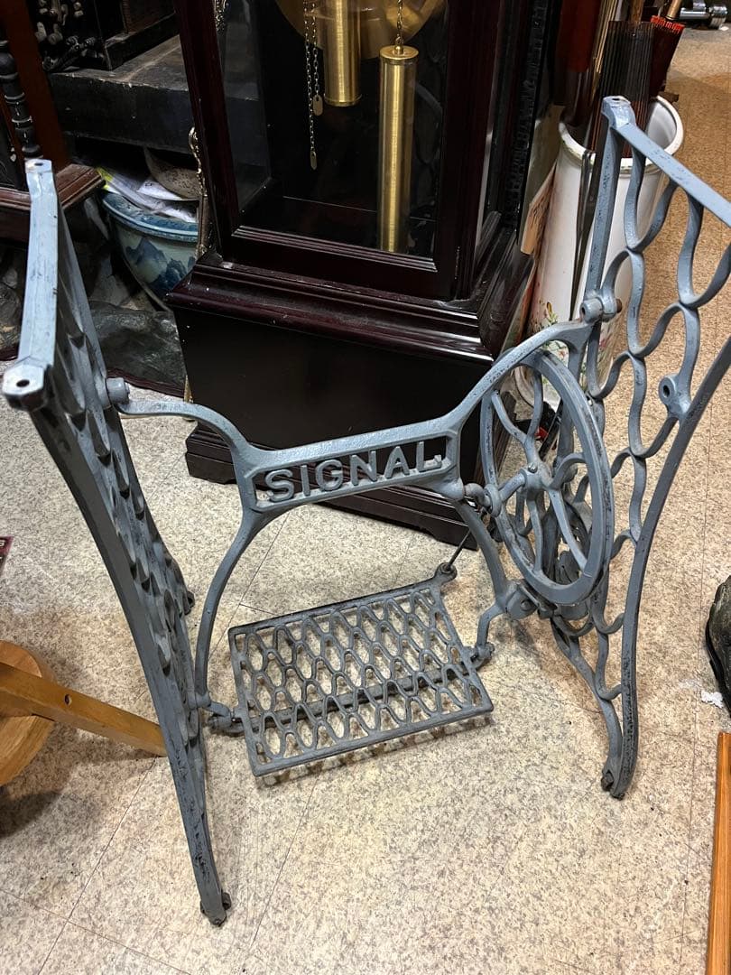 トロルの足跡です 網目ミシン脚、 ミシン脚、シグナルミシンの脚