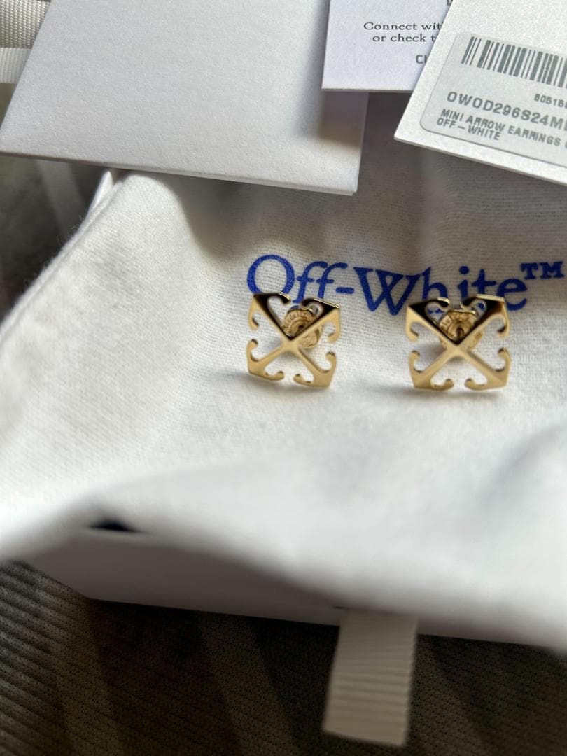新品　Off-White ミニアロー ピアス(両耳用)　ゴールド