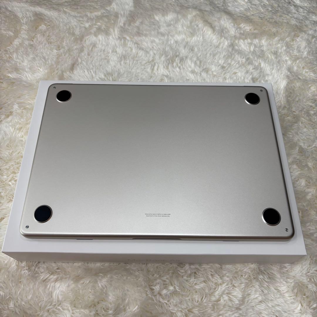 Apple MacBook Air M2 13.6インチ