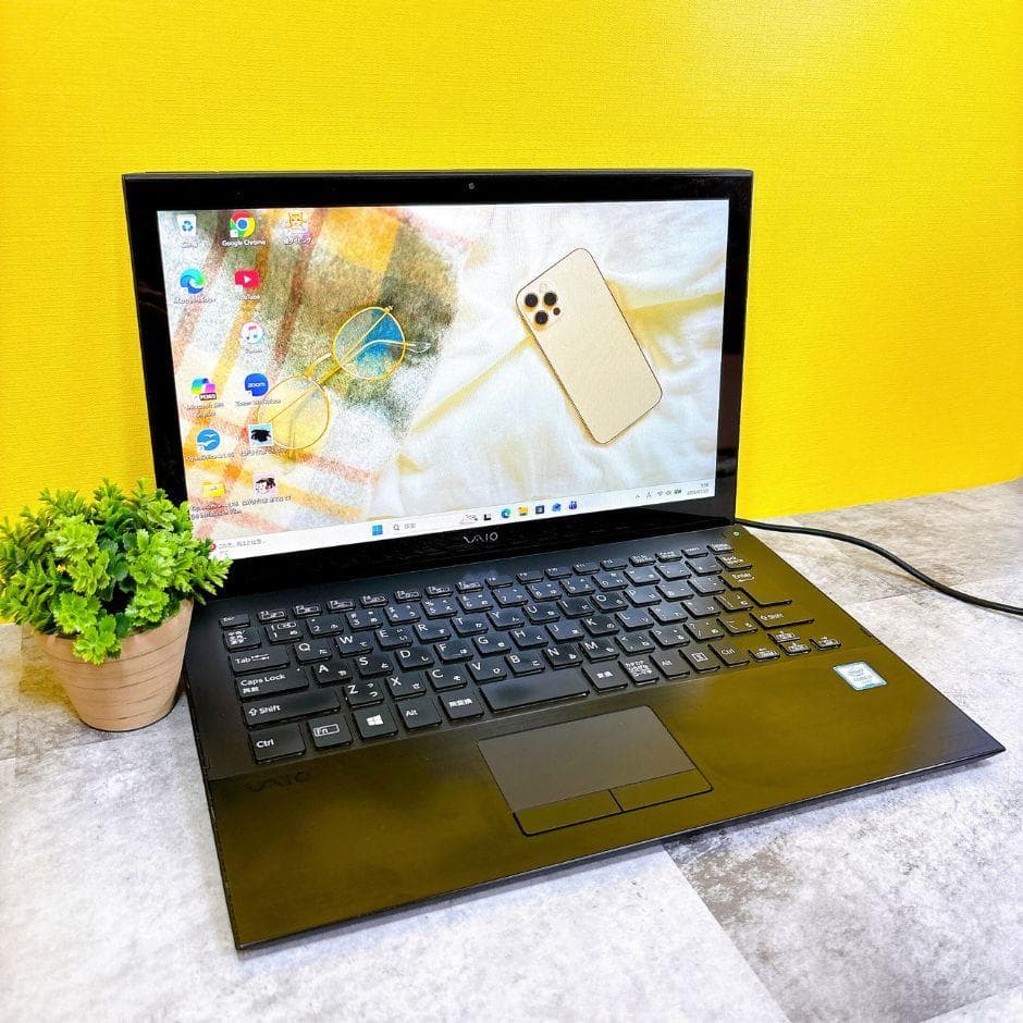 小型軽量❣ⅰ7✨メモリ16GB✨SSD512GB✨タッチパネル カメラWin11