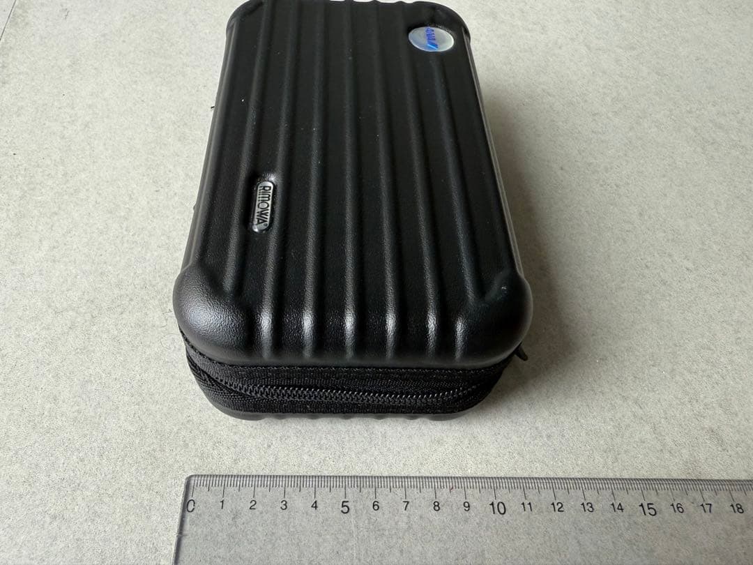 RIMOWA ブラックトラベルポーチ ANAロゴ付き