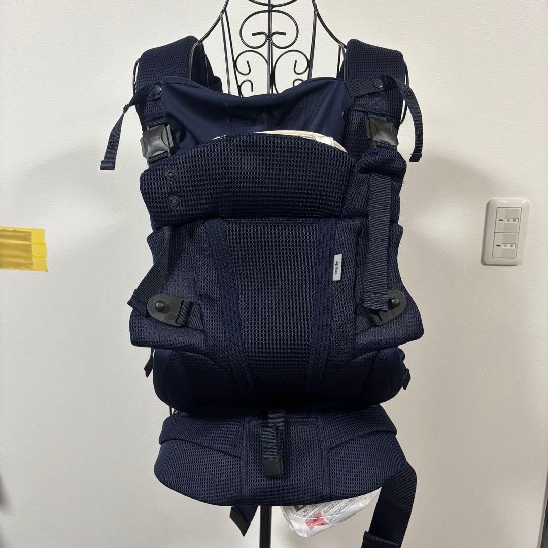 【値下げ】完品 アップリカ ラクリス ネイビー抱っこ紐 メッシュ