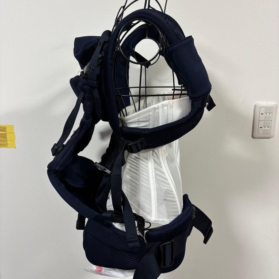 【値下げ】完品 アップリカ ラクリス ネイビー抱っこ紐 メッシュ