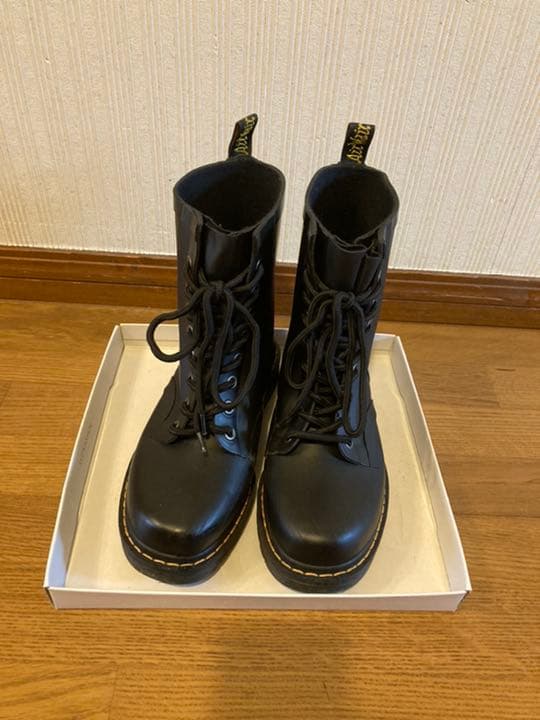 正規品 ドクターマーチン 8ホール ブーツ
