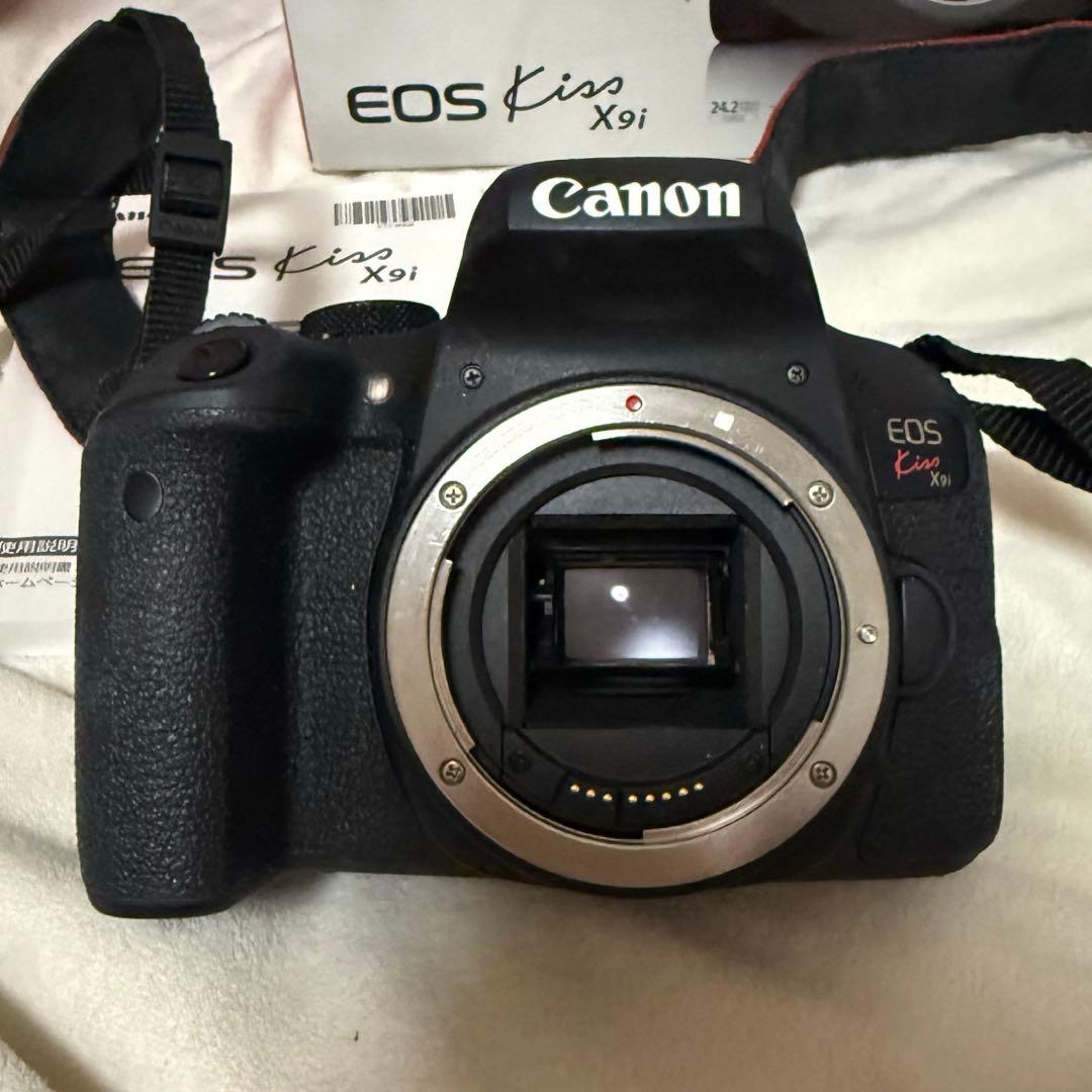 Canon EOS Kiss X9i デジタル一眼レフカメラとTamronレンズ