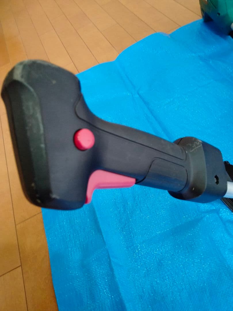 マキタ makita 充電式草刈機 MUR182UD 草刈り機