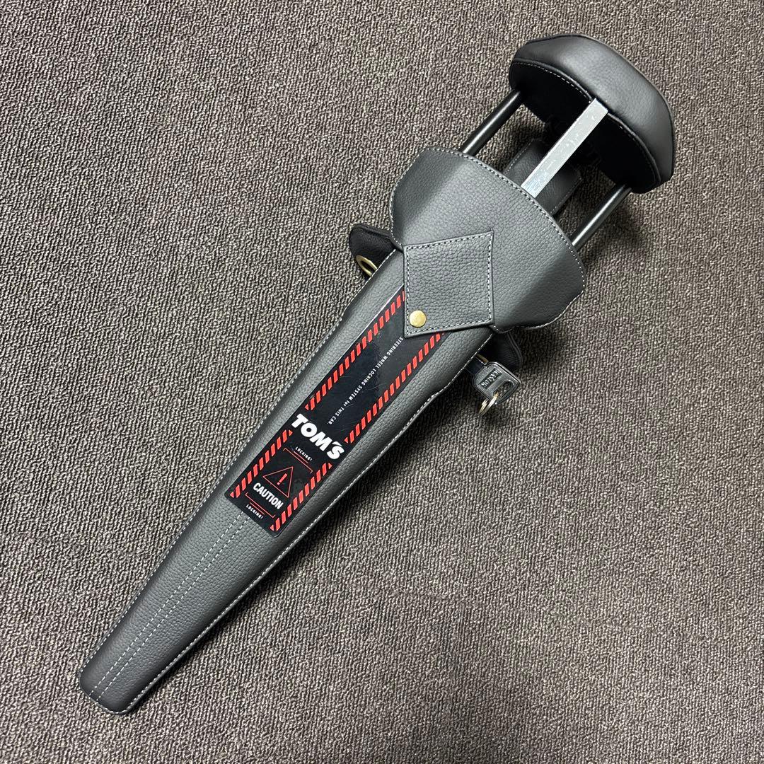 TOMS ステアリングロック 黒色 取扱説明書付き