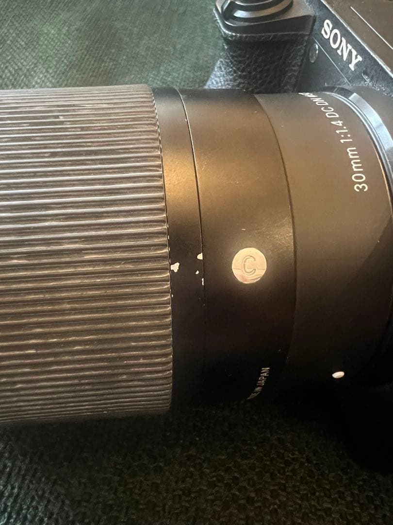 Sony α6500ミラーレス一眼カメラ本体+SIGMA 30mm単焦点レンズ