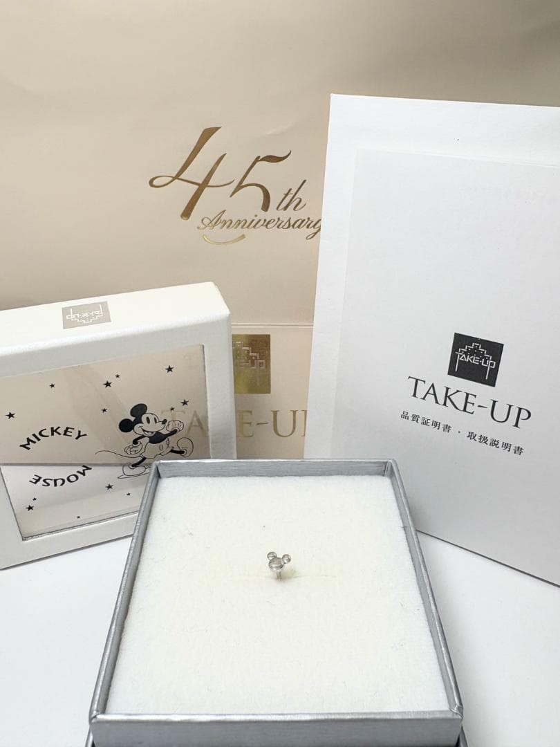 セカンドミッキー pt900　ピアス　0.5g 45thアニバーサリー