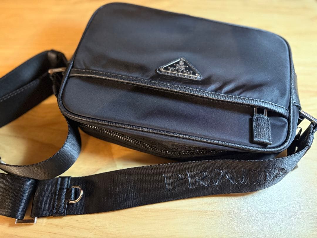 PRADA　プラダ　ショルダーバッグ　ポーチ付き