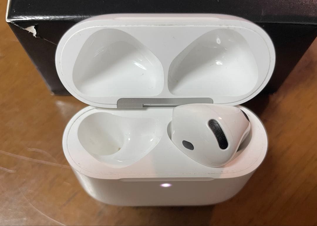 AirPods4 右耳のみ　充電ケース付き