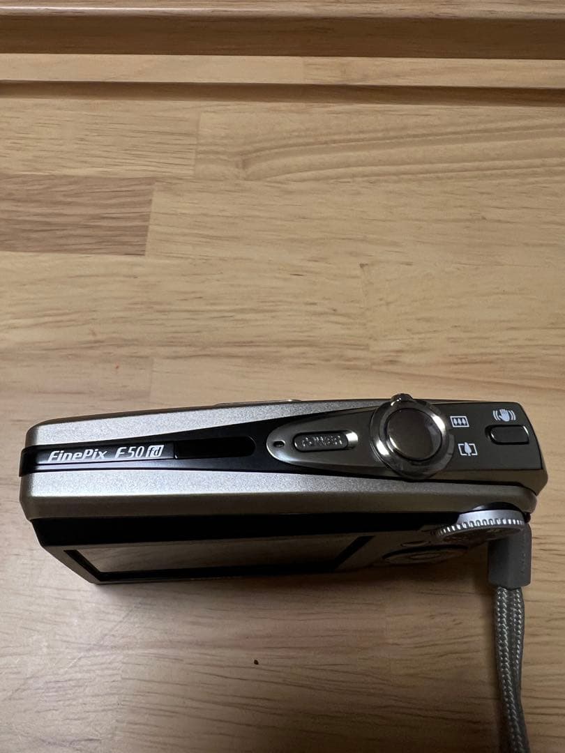 FUJIFILM FinePix F50fd コンパクトデジタルカメラ