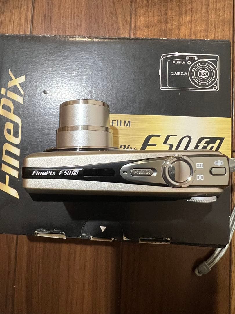 FUJIFILM FinePix F50fd コンパクトデジタルカメラ