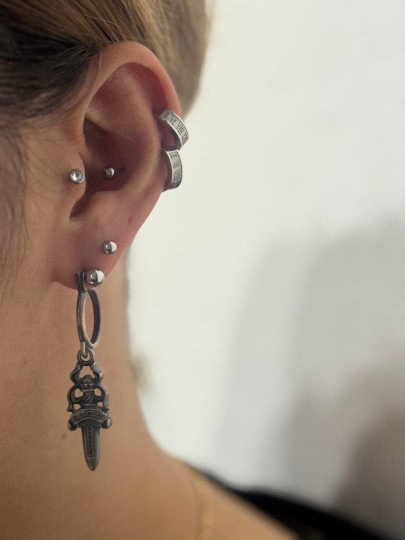 【希少】クロムハーツ ダガーピアスCHROME HEARTS フープピアス