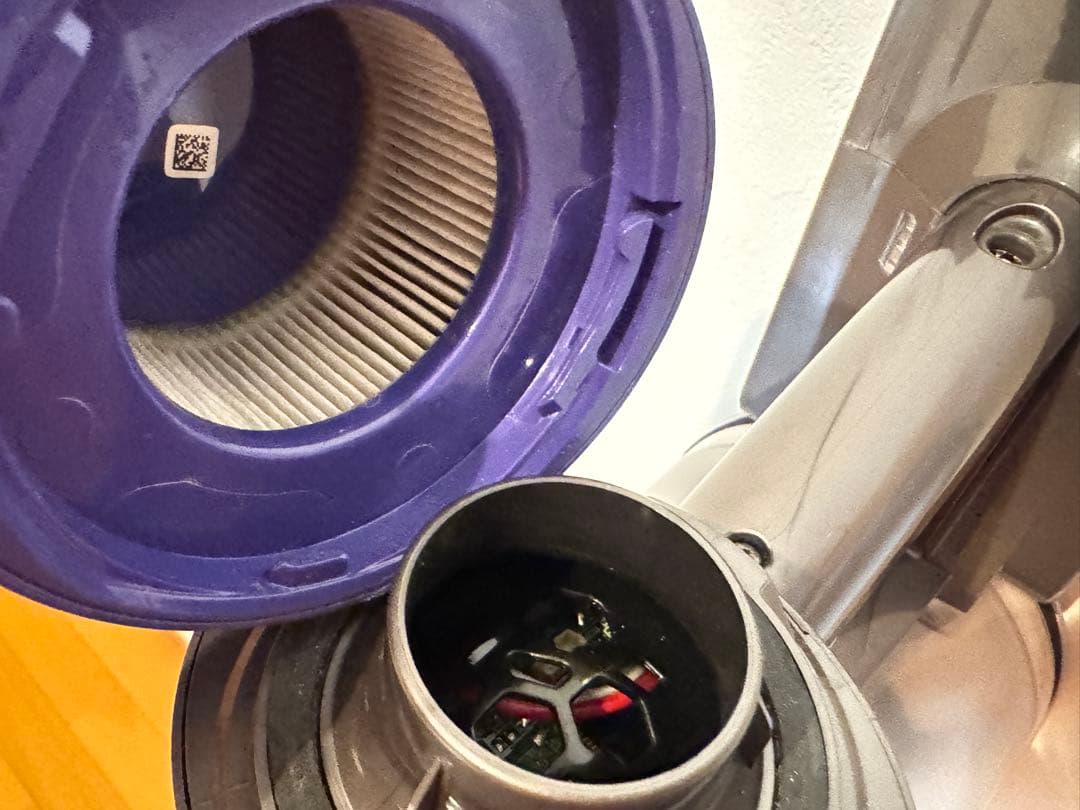 【送料無料】Dyson V8 サイクロンクリーナー　14点セット