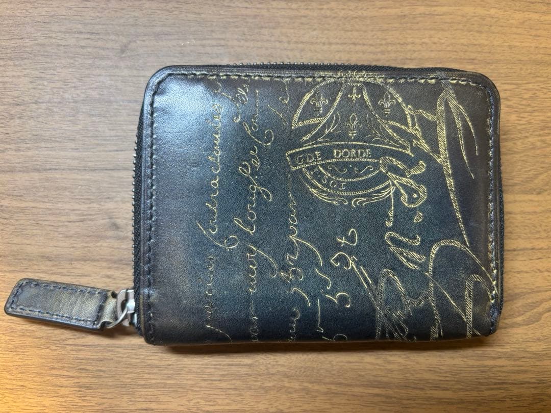 ベルルッティ ワパ カリグラフィ ゴールデンパティーヌ ケース