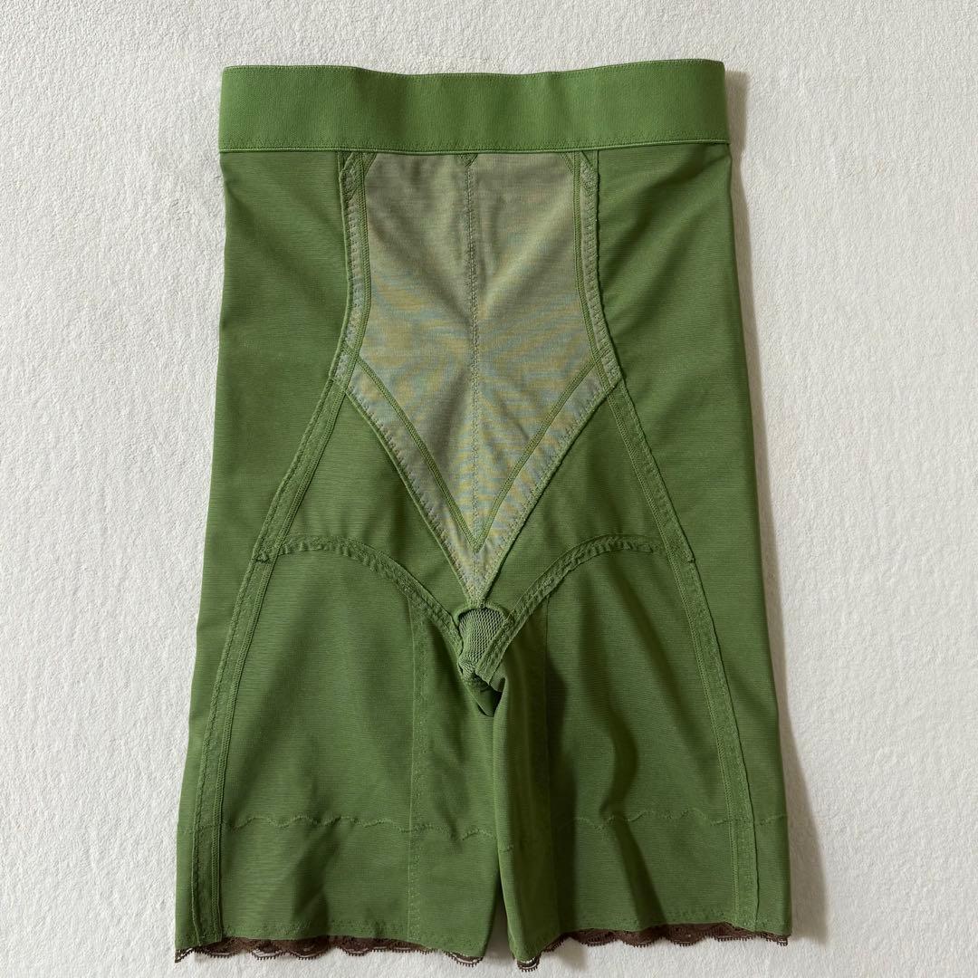 LALA GLANT 骨盤ハイウエストガードル 82