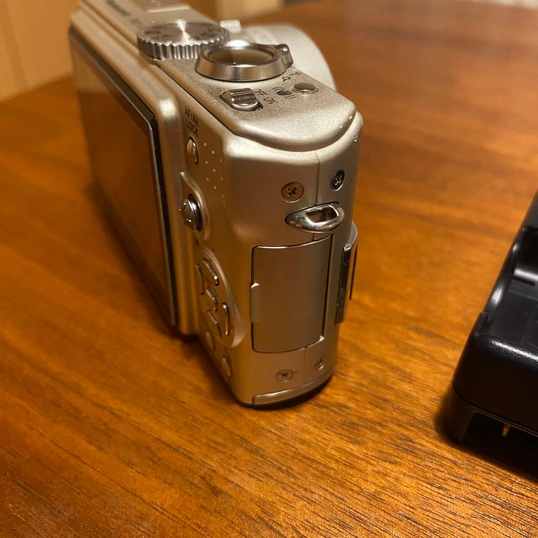 なるLUMIX コンパクトデジタルカメラ　DMC-LX2