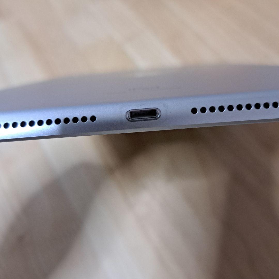 iPad (第7世代) シルバー 32GB　WiFiモデル