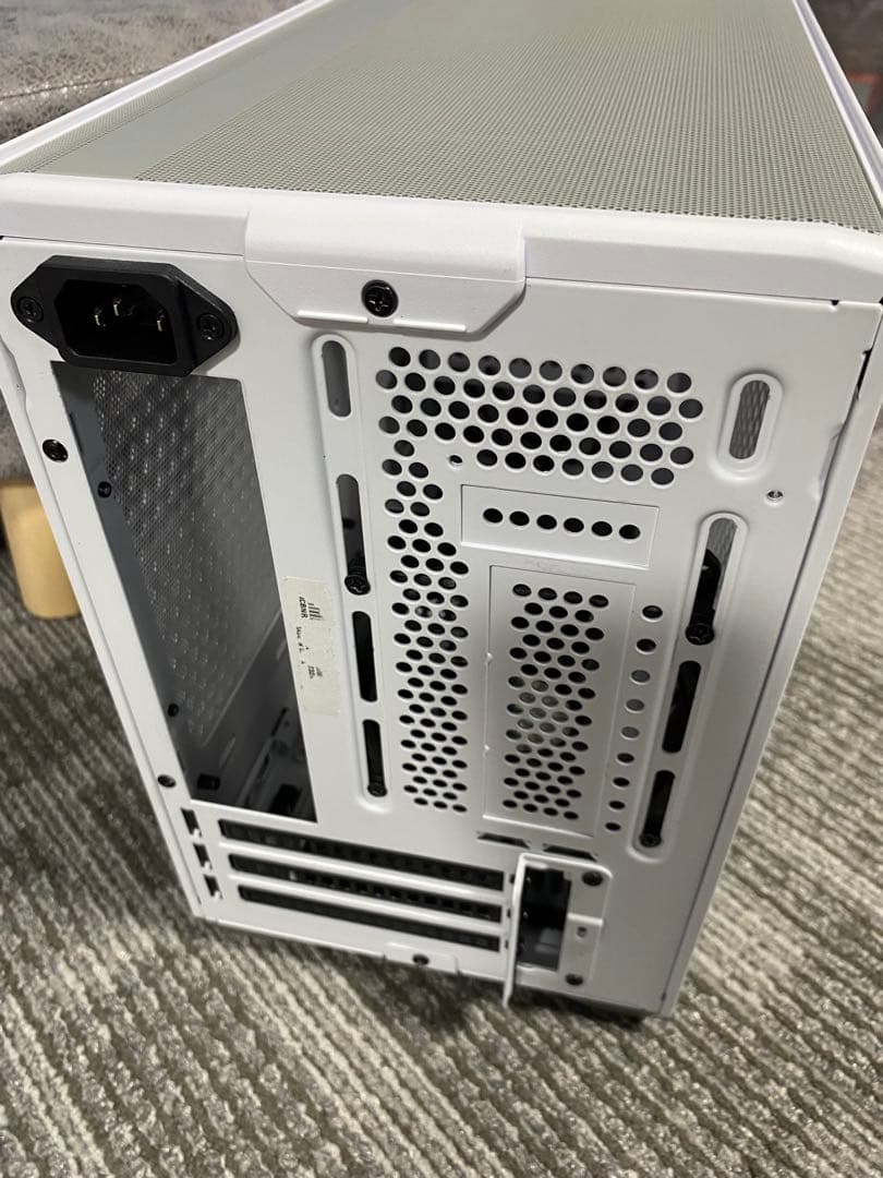 ホワイト メッシュデザイン PCケース