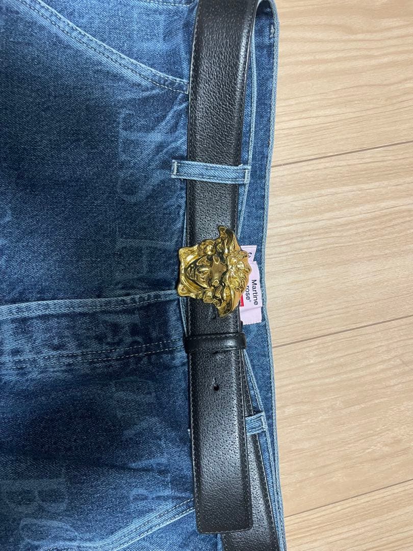 ヴェルサーチ（Versace）のメドゥーサバックルレザーベルト