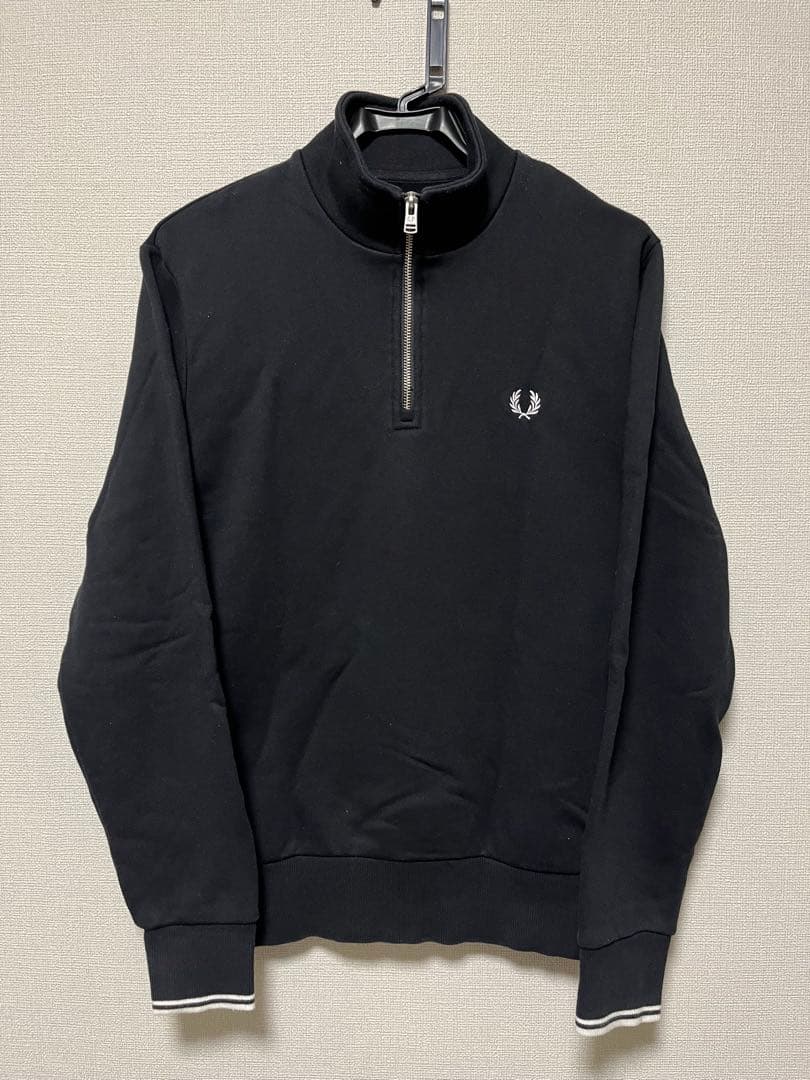 FRED PERRY ブラックハーフジップ トレーナー