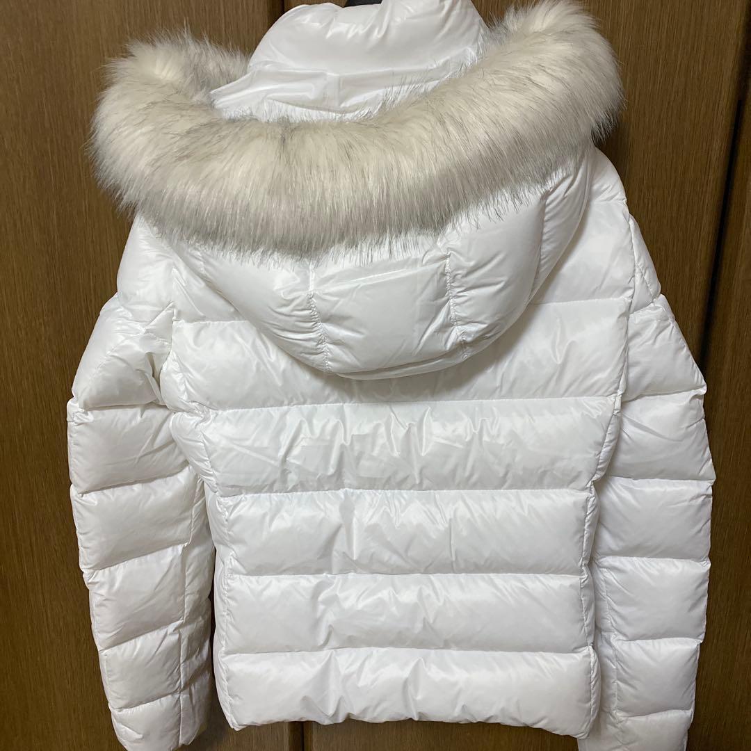 ホワイト ダウンジャケット ファー付き