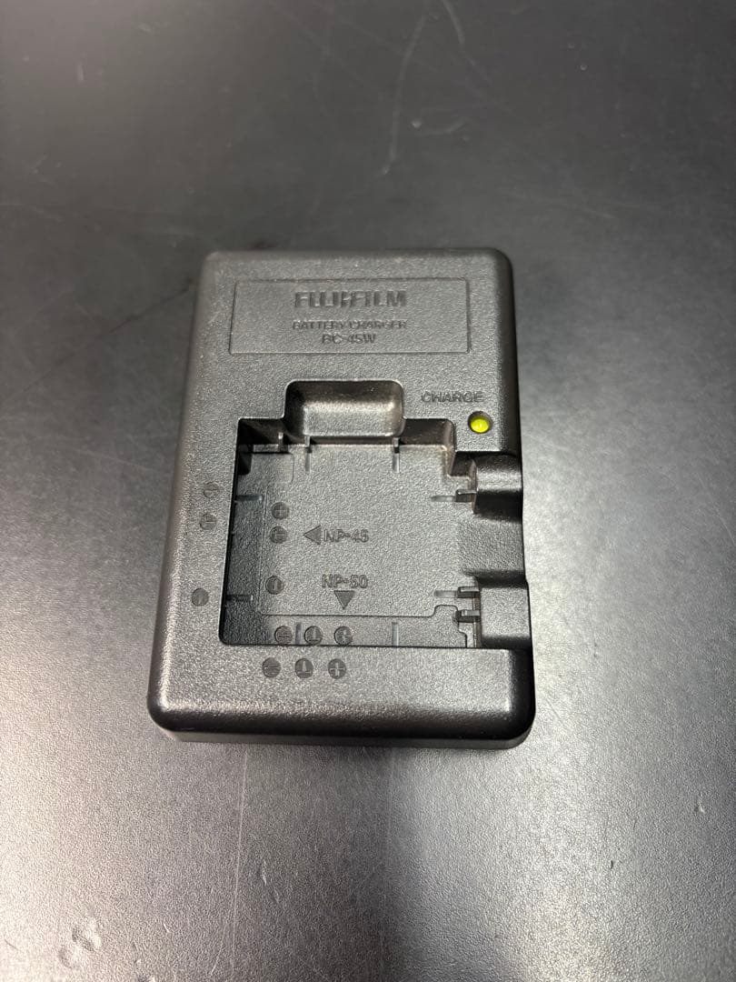 Fujifilm FinePix Z100fd 充電器付 富士フィルム デジカメ