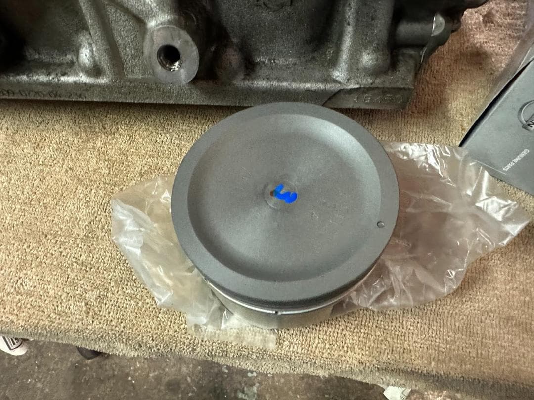 ＳＲ２０ＤＥＴ　　加工後未使用　新品ピストン