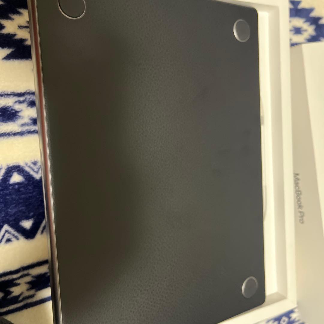 MacBook Pro M1proチップ　16/1T CPU強化モデル