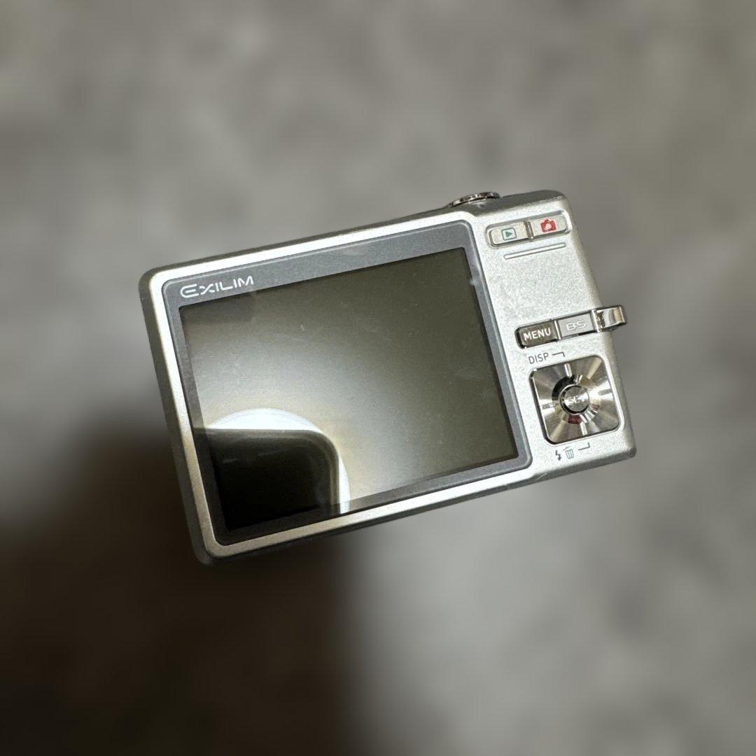 美品　CASIO カシオ デジカメ EXILIM EX-Z600 デジタルカメラ