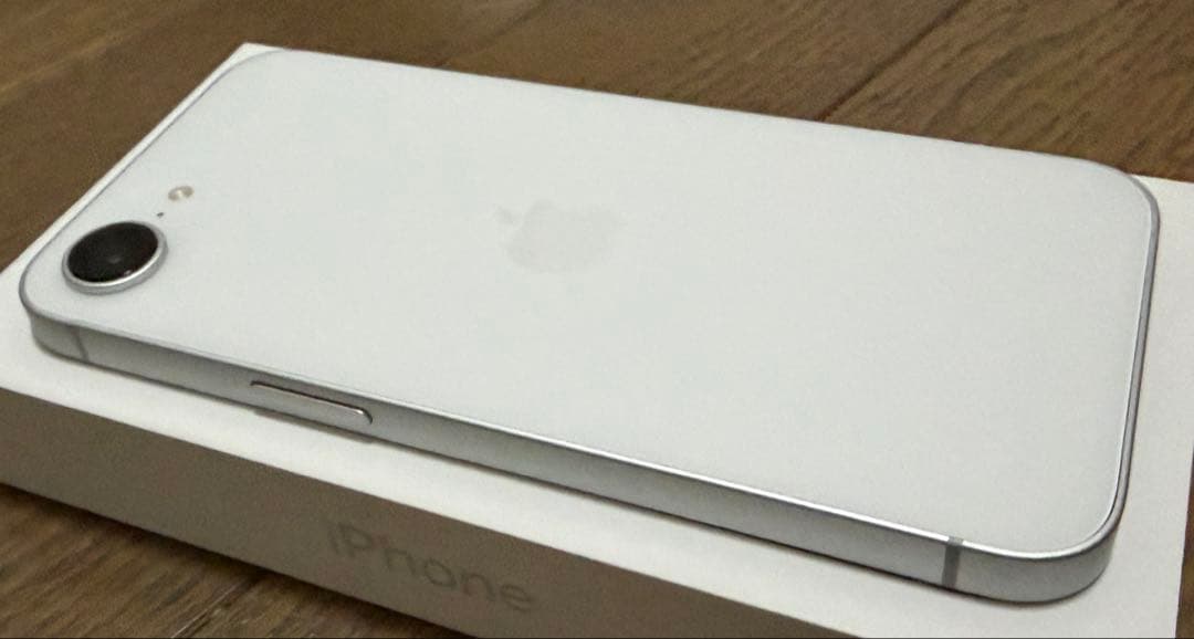 iPhone16e 128GB ホワイト 新品に近い美品