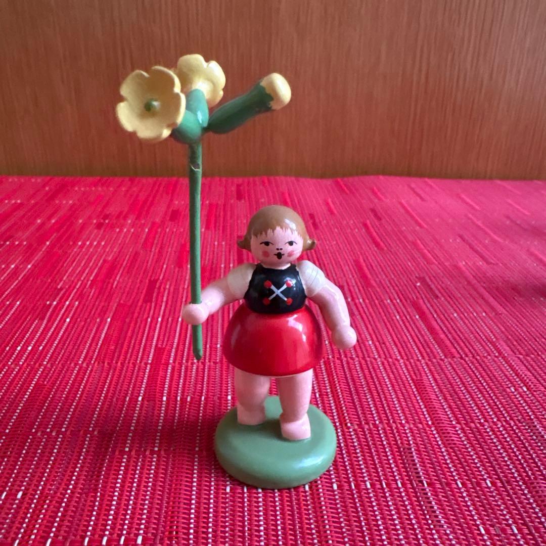 ドイツザイフェン　花を持つ女の子4点セット