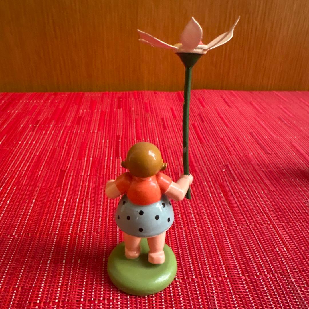 ドイツザイフェン　花を持つ女の子4点セット