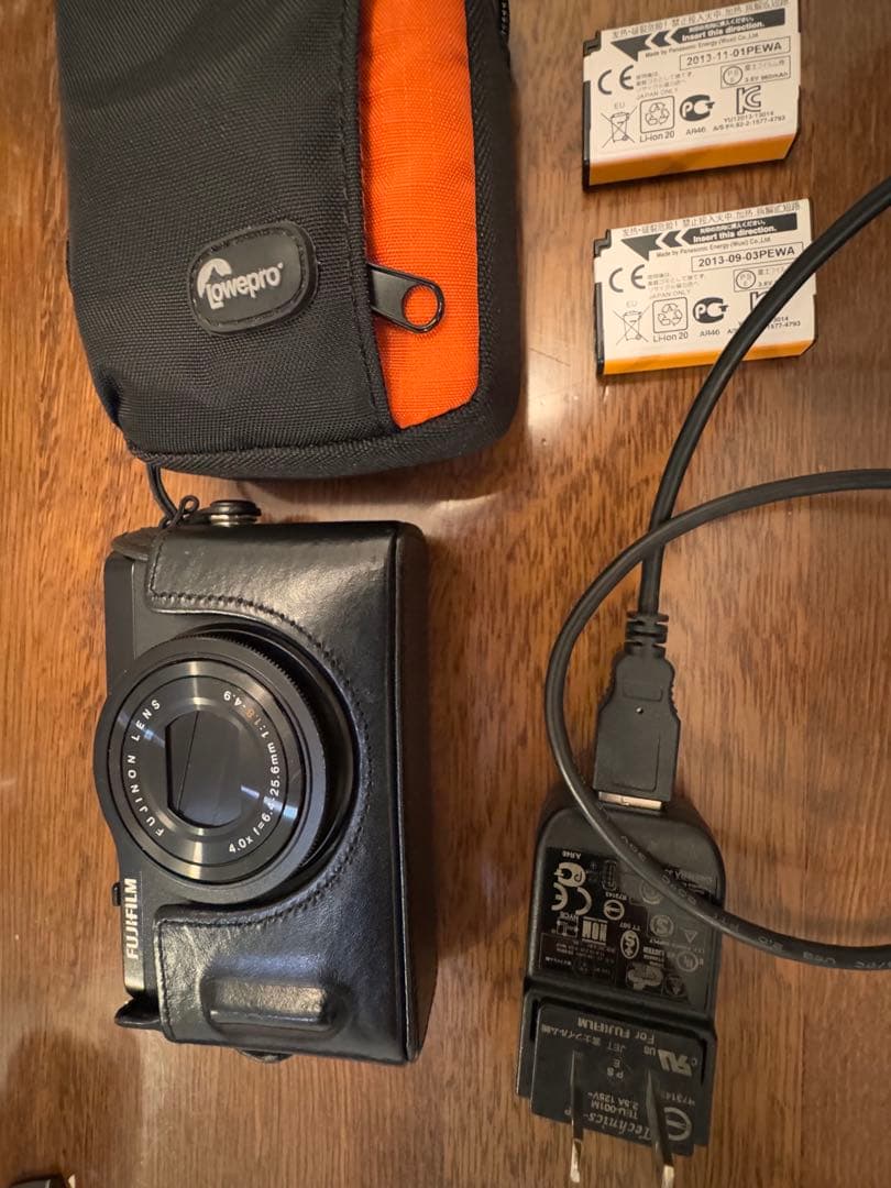 Fujifilm XQ1 コンパクトデジタルカメラ 本体