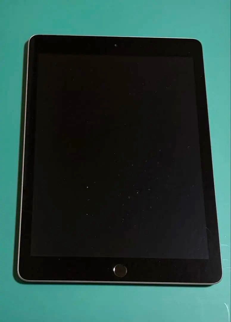 ゆ*ー様 Apple iPad 第６世代　本体