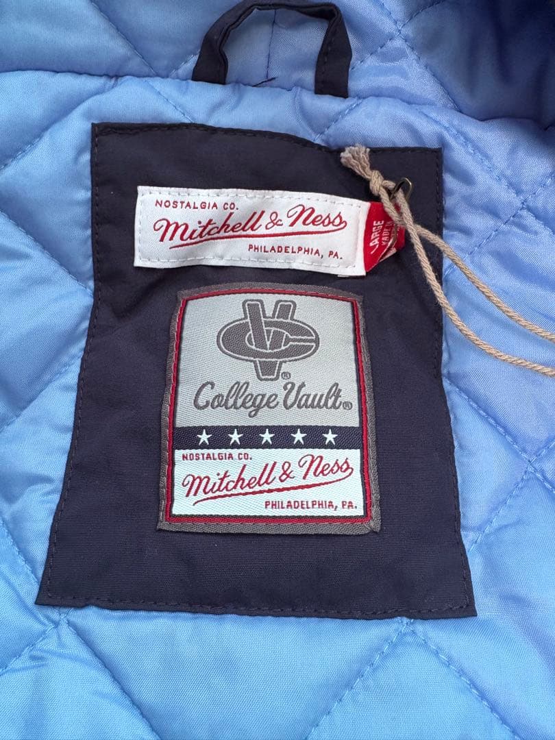 UNC ノースカロライナ ターヒールズ ナイロンジャケット ミッチェル&ネス L